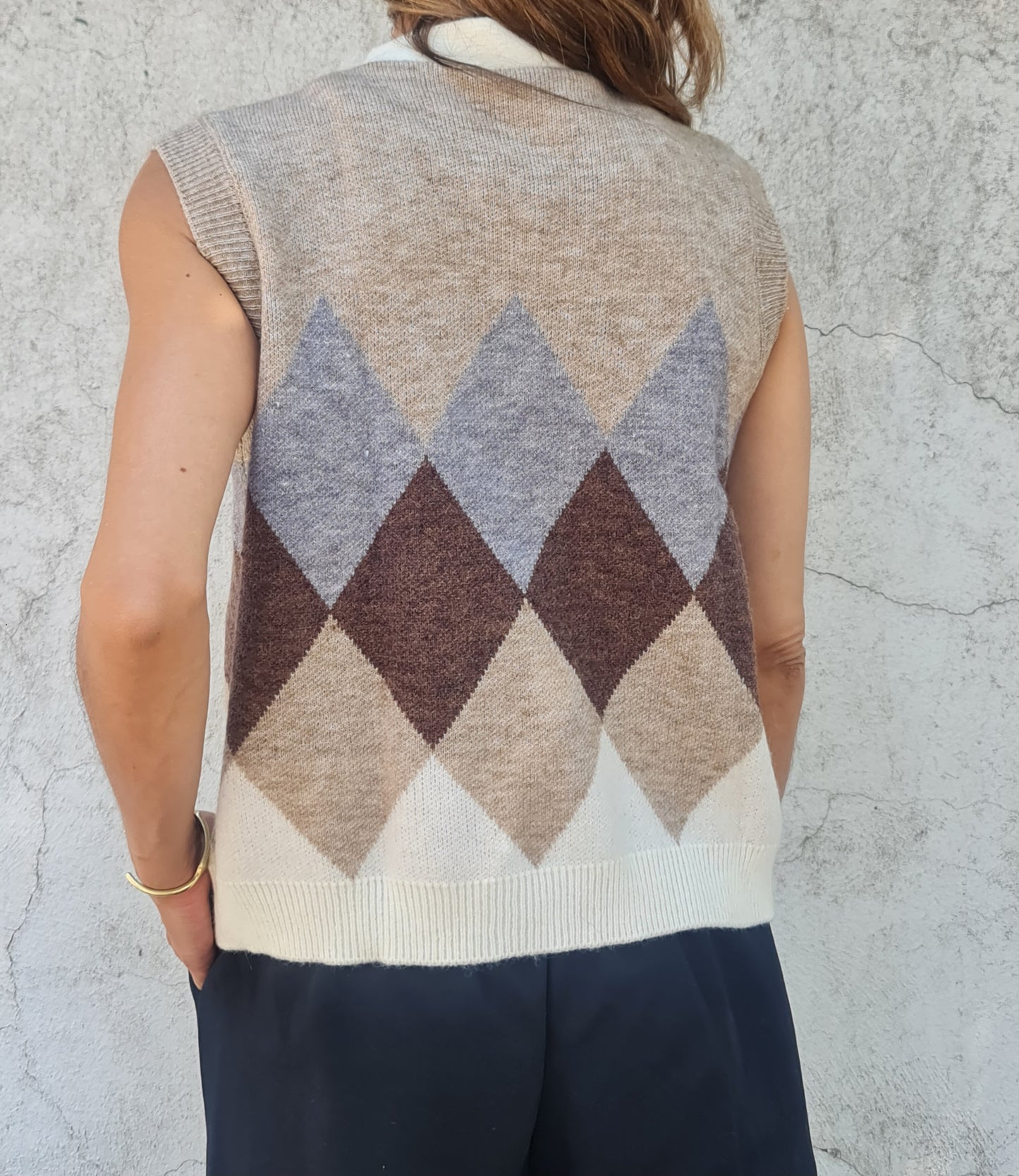 CHALECO ROMBO BEIGE -30% DCTO.