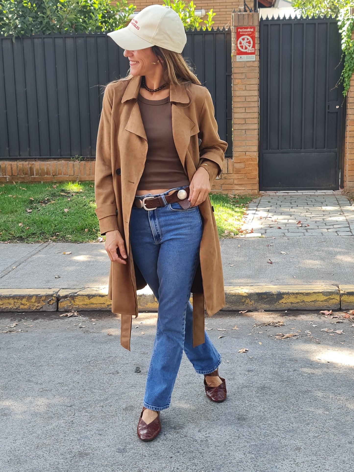 TRENCH GAMUZA CARMINA CAMEL OSCURO -15% DCTO.