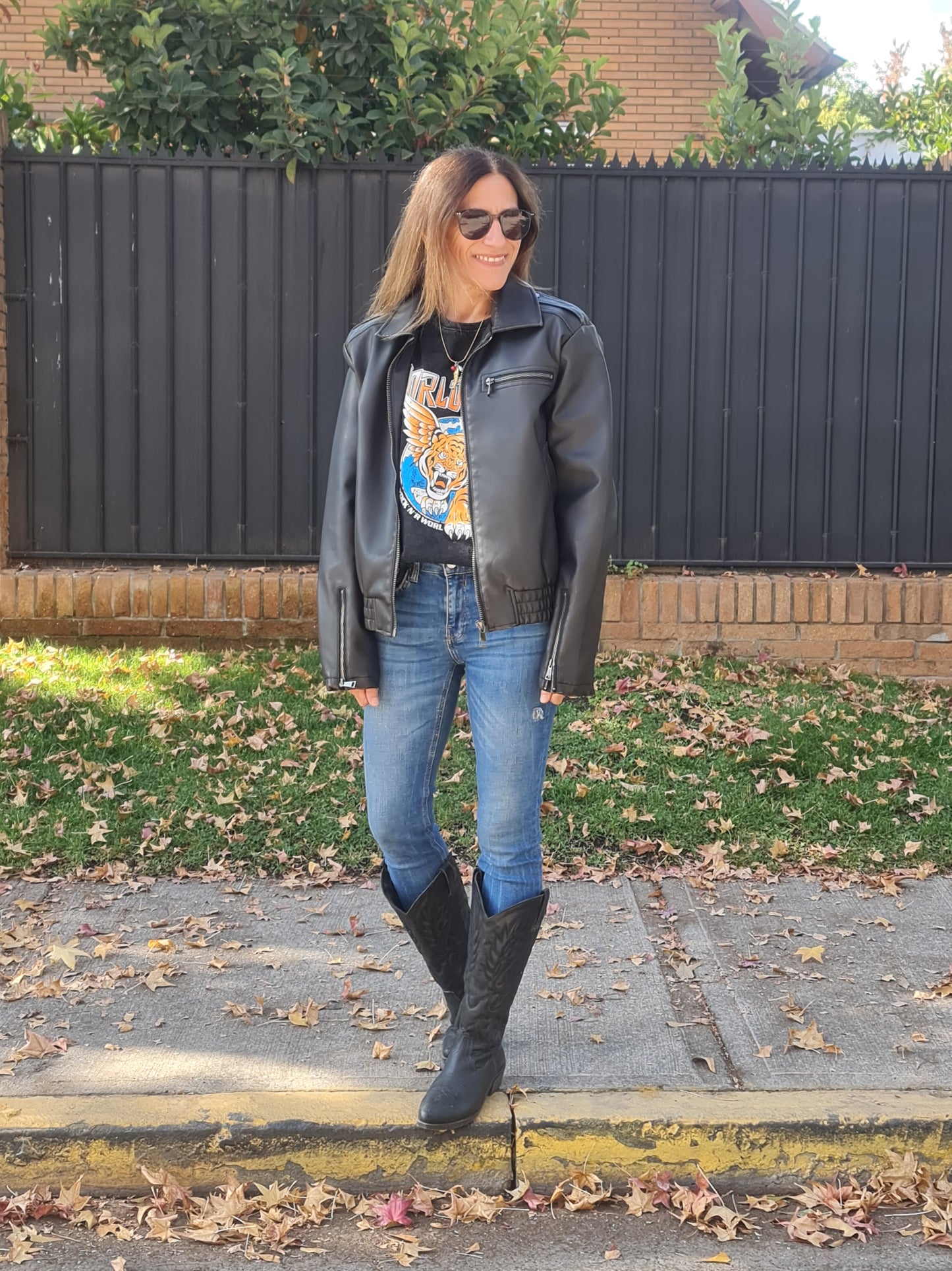 CHAQUETA ECO CUERO CAFE OSCURO -50% DE DCTO.