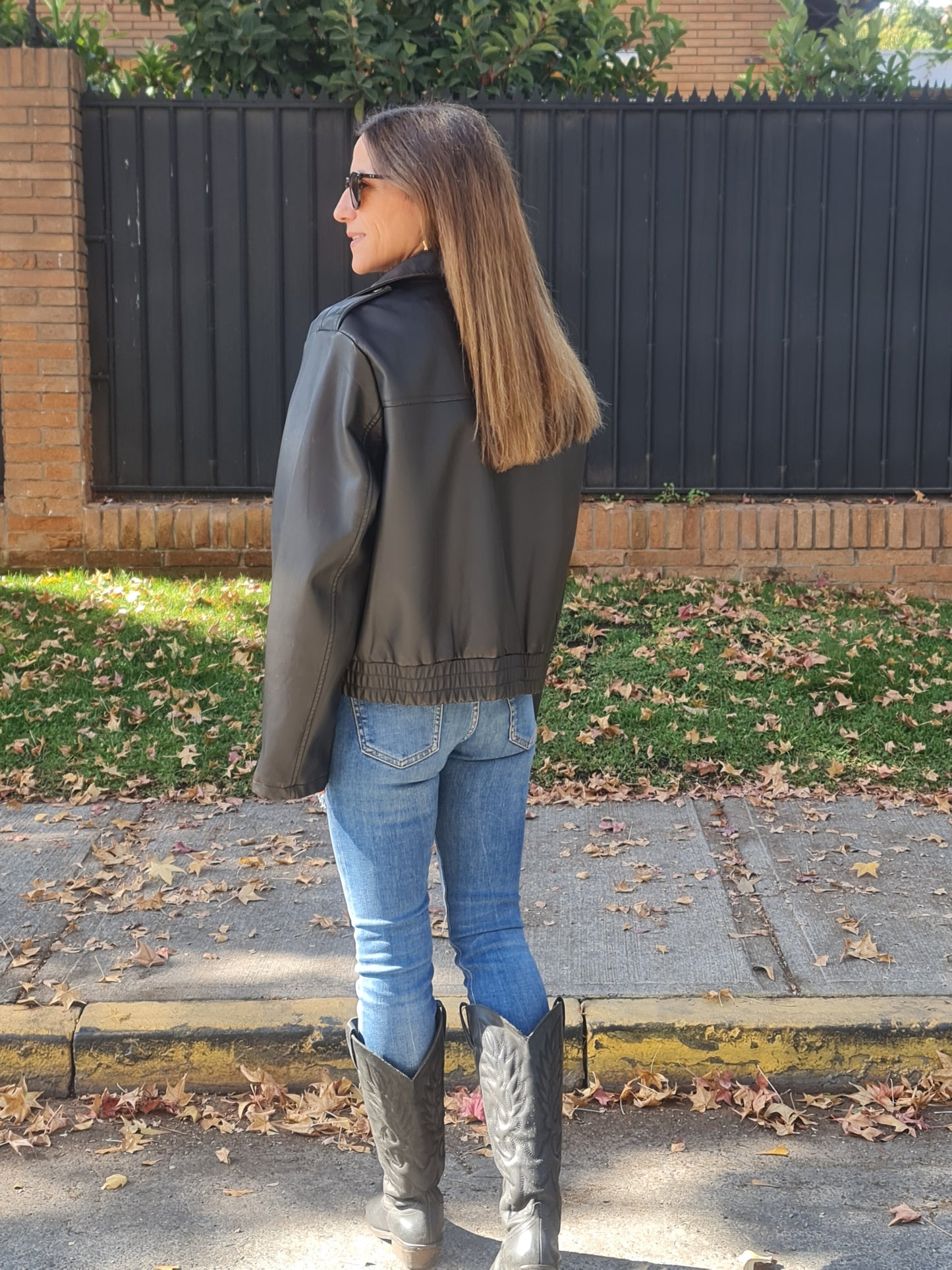 CHAQUETA ECO CUERO CAFE OSCURO -50% DE DCTO.