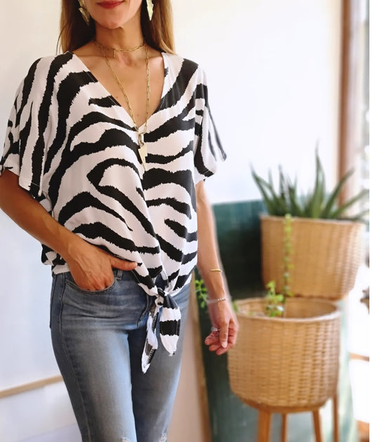 BLUSA CEBRA NUDO BLANCA -15% DE DCTO.