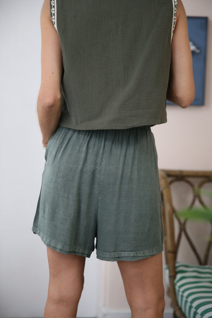 SHORT FRANCESCA VERDE MUSGO-15% DCTO.