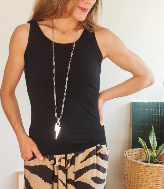 POLERA MUSCULOSA NEGRA -10% DE DCTO.