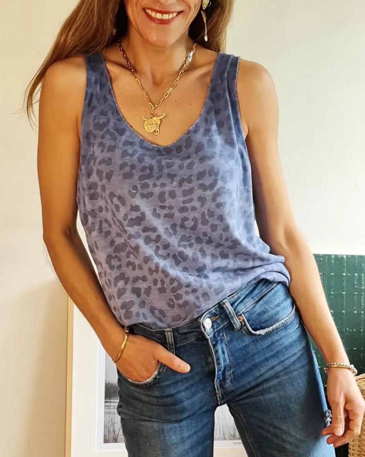 POLERA PRINT AZUL DESGASTADA -20% DE DCTO.