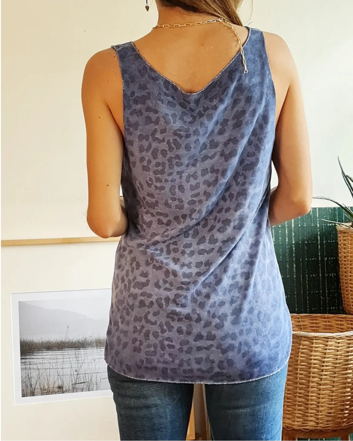 POLERA PRINT AZUL DESGASTADA -20% DE DCTO.