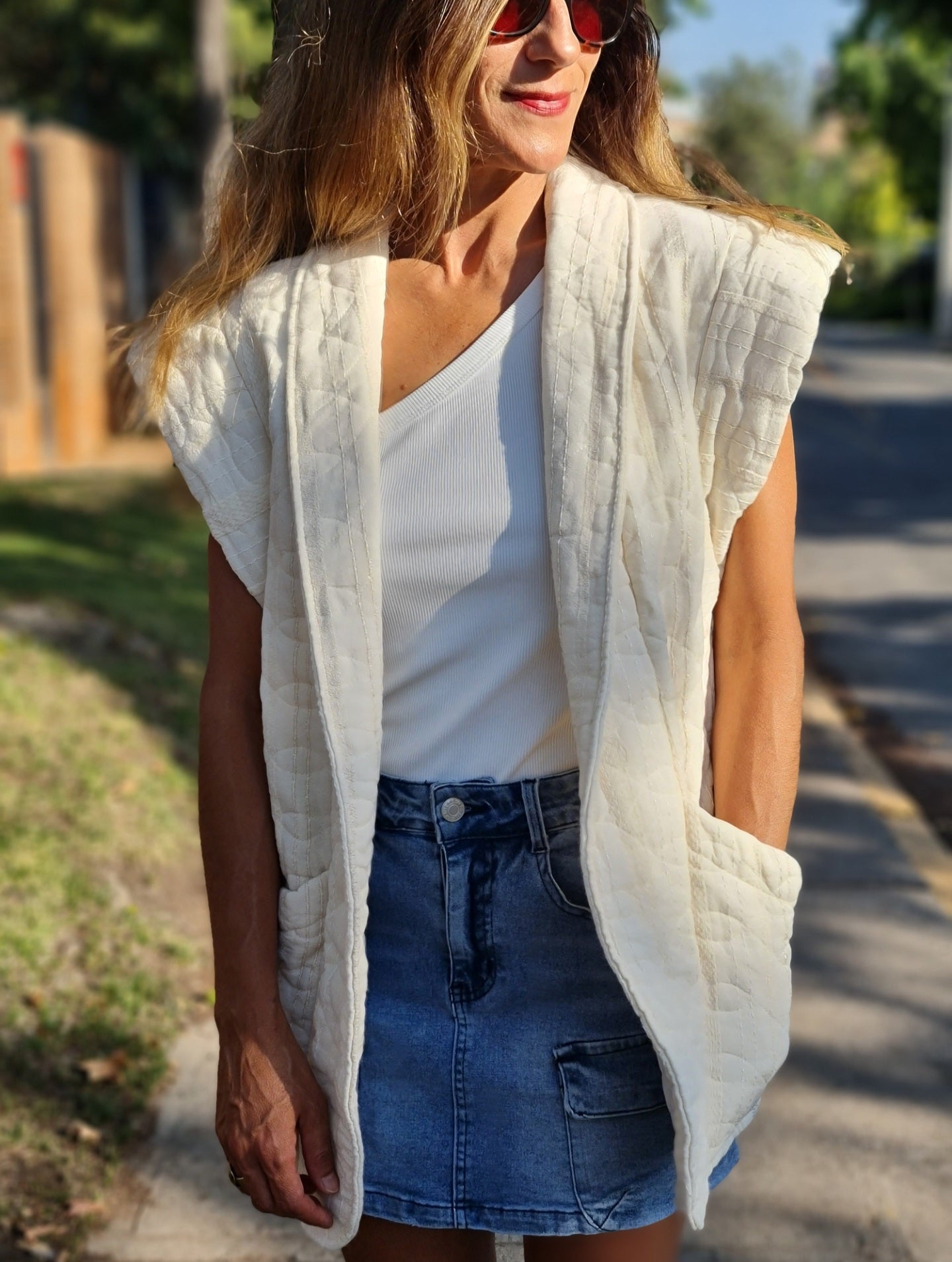 CHAQUETA ACOLCHADA BRILLO CREMA.