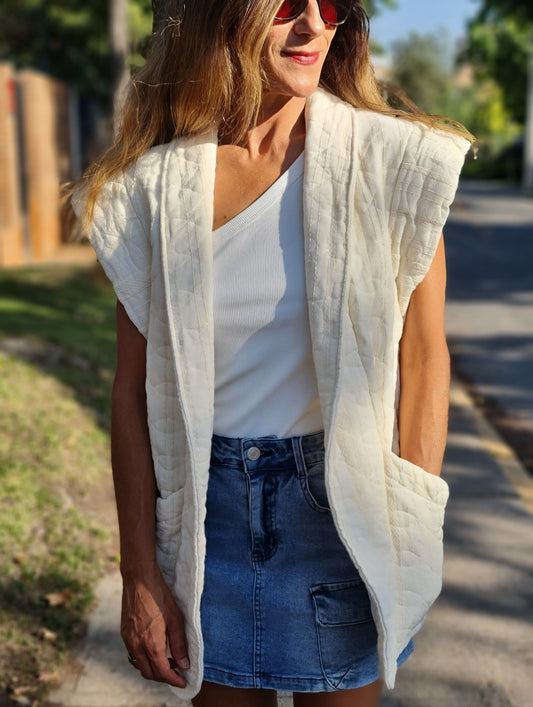 CHAQUETA ACOLCHADA BRILLO CREMA.