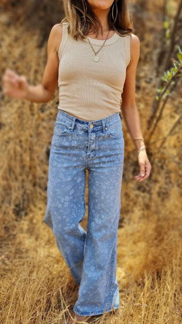 Jeans Gala Flores Celeste 25% de Dto - Queme Pongo Tienda