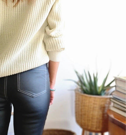 PANTALON COSTURAS NEGRO -10% DE DCTO. - Quemepongo