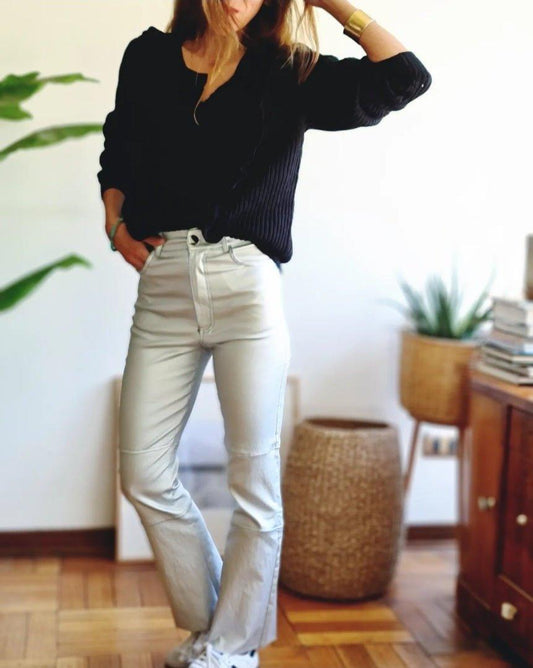PANTALON COSTURAS PLATA -10% DE DCTO. - Quemepongo