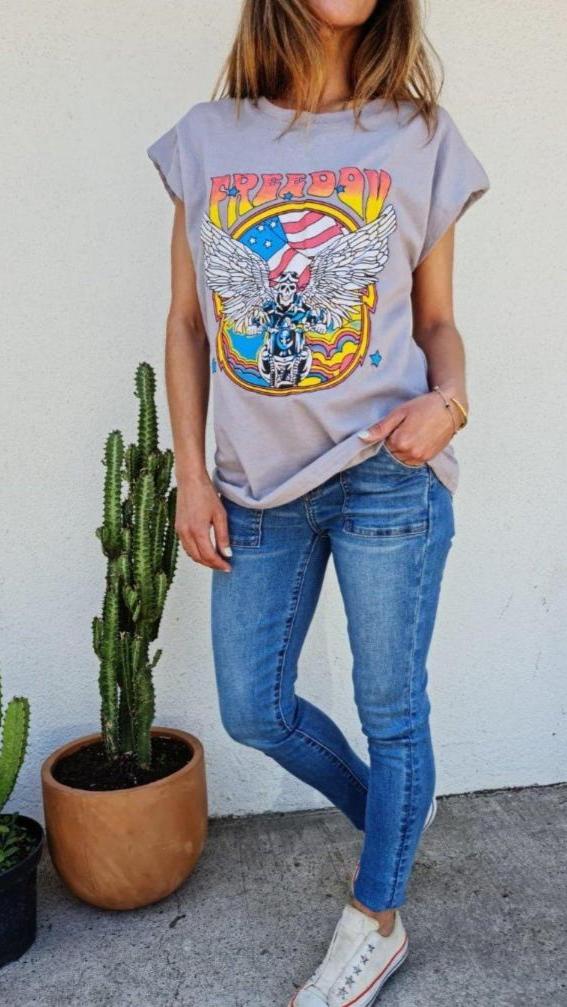 Polera Freeday 5 Colores 45% de Dto - Queme Pongo Tienda